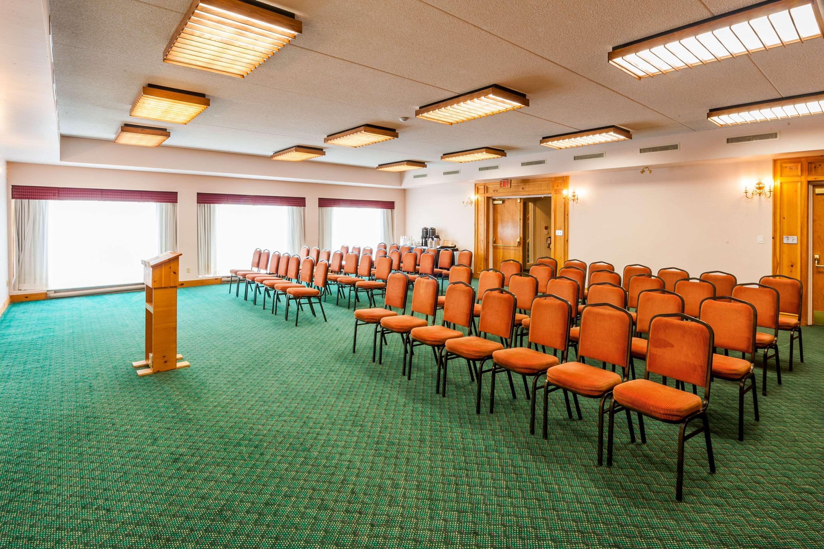 Pinestone Resort, Conference Centre, Spa & Golf Course Haliburton Buitenkant foto