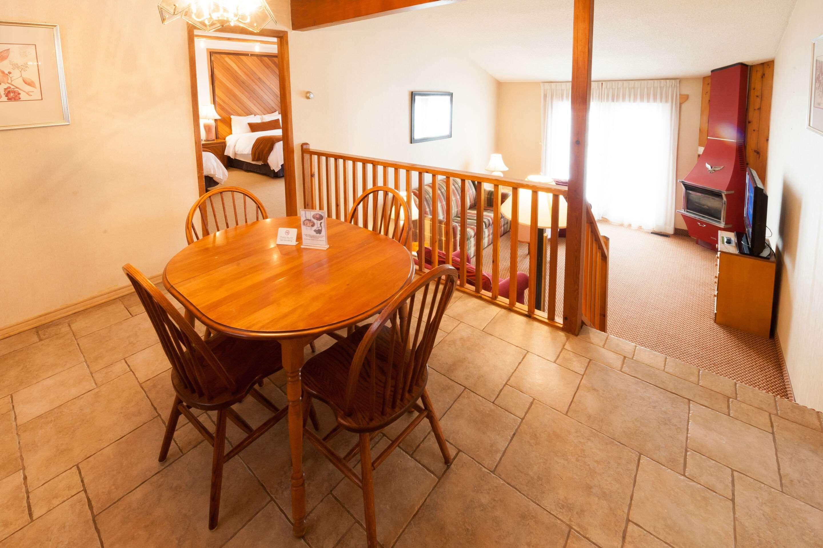 Pinestone Resort, Conference Centre, Spa & Golf Course Haliburton Buitenkant foto